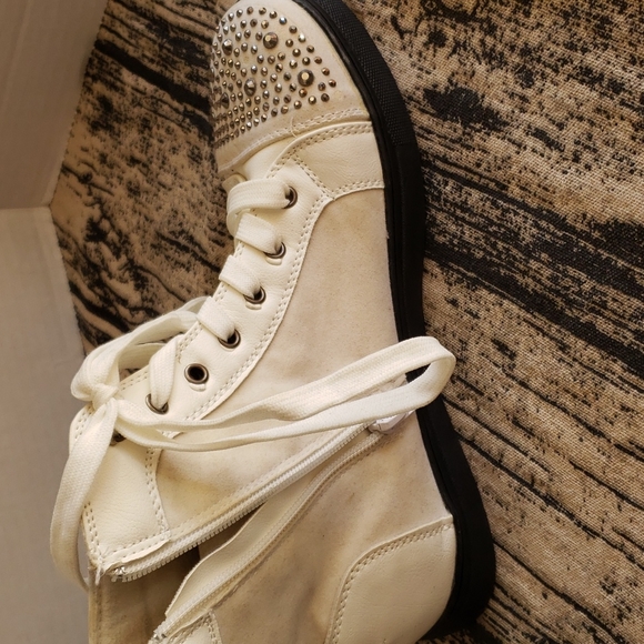 Off white sneaker - Picture 3 of 5